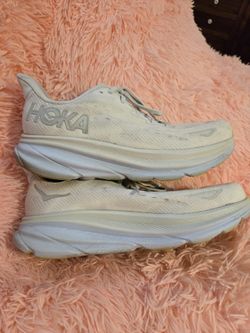 Hoka Clifton 10