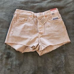 Women’s Levi’s shorts