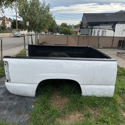 Silverado or Gmc Short Bed 99-06