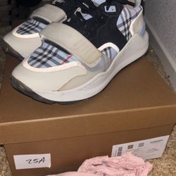 Burberry Sneakers 
