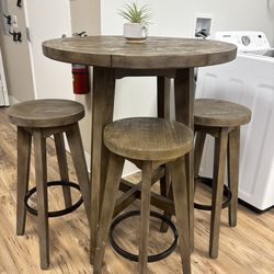 Table & Bar Stool