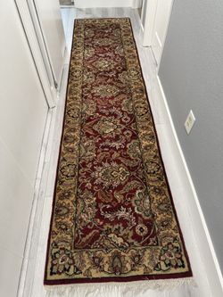 Handmade hallway runner size is 10ft by 2.5ft