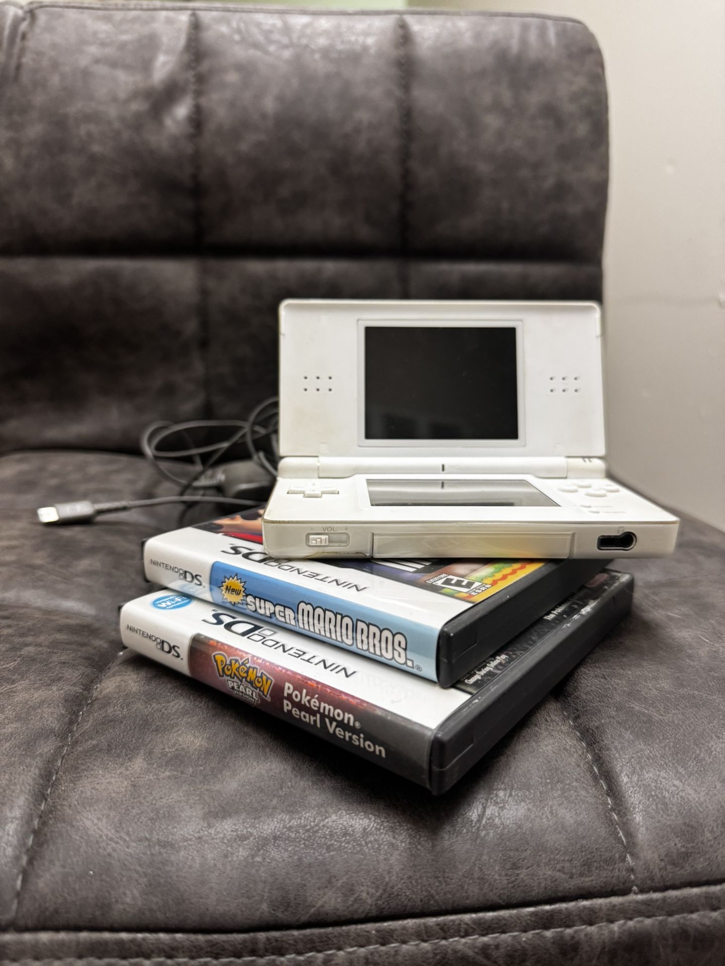 Nintendo DS Lite Console (with Super Mario Bros)