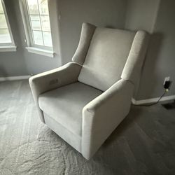 Recliner nursery chair