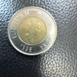 1996 Canada 2 Dollar Queen Elizabeth II Bi-Metallic Polar Bear Canadian Coin UG