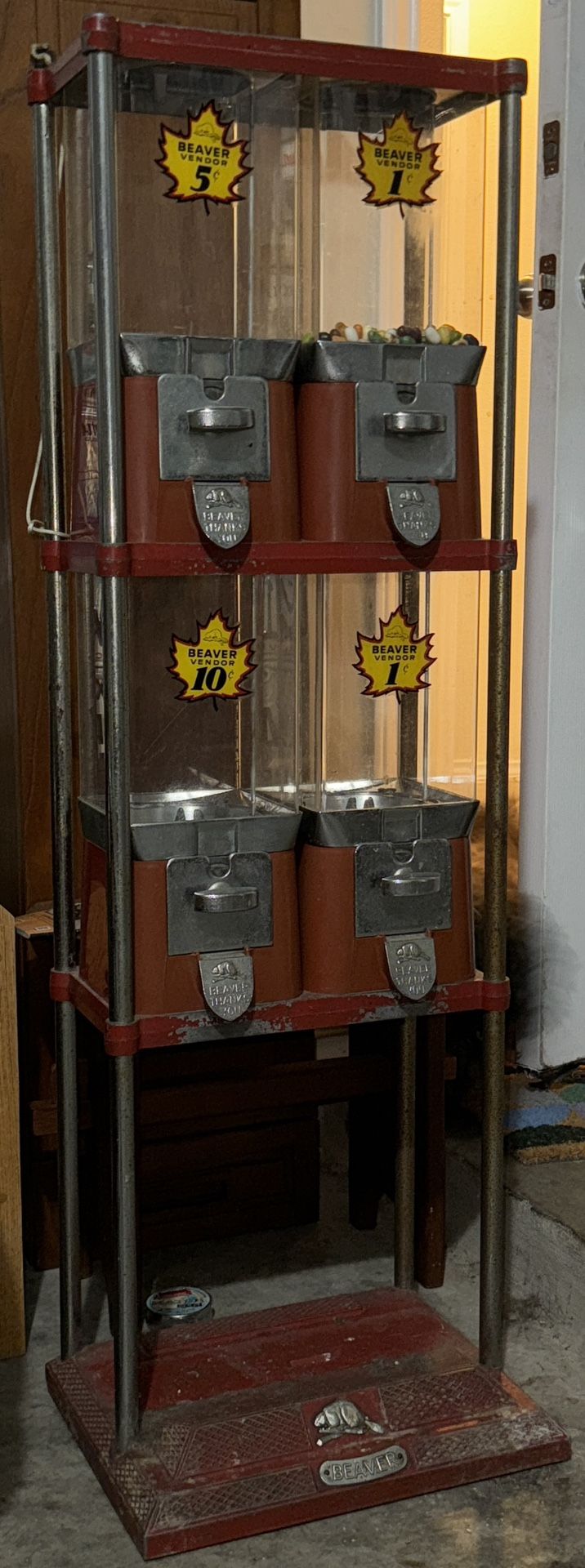 VINTAGE BEAVER MARK 14 In 1 GUMBALL MACHINE