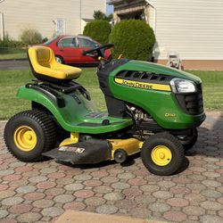 John Deere Lawnmower 
