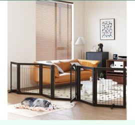 Freestanding pet gate
