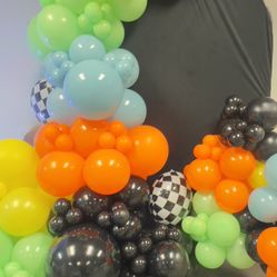 Balloon garland