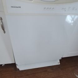 Frigidaire Dishwasher 