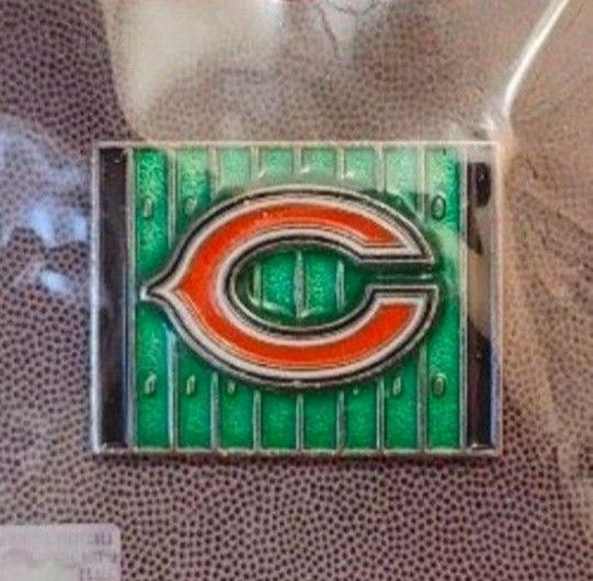 Chicago Bears Vintage (2013) "GRIDIRON" COLLECTOR'S Pin By Aminco (New In Package) Please Read Description.