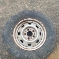 Fifth Wheel For Emergency Situation 