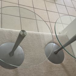 Circular Temple Glass Table Set