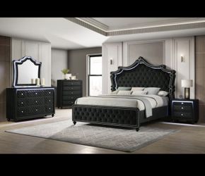 👑 Kingdom Black Royal Bedroom Set