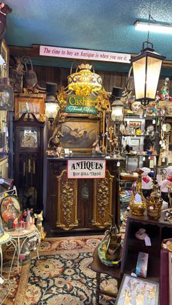 Antiques / collectibles