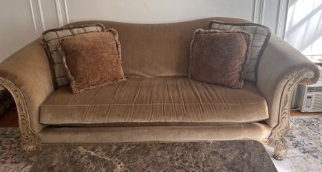French Provincial Camelback Sofa – Carved Wood & Taupe Velvet