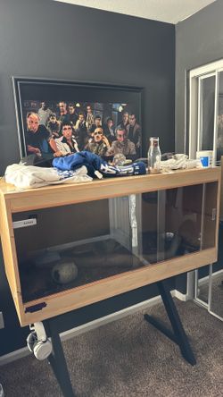 Snake enclosure