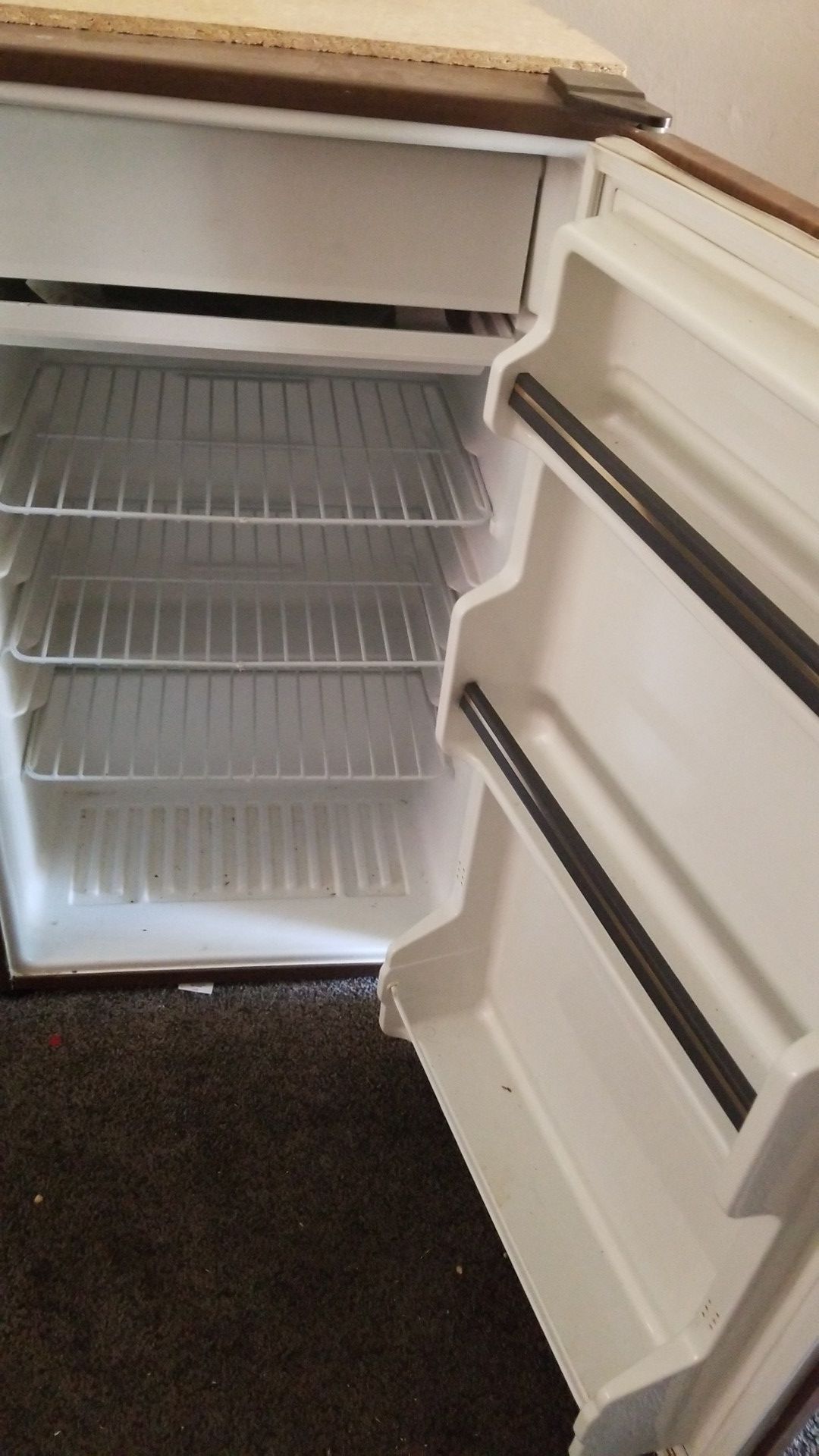 Its to mini Fridge raiders for Sale in Sparks, NV OfferUp