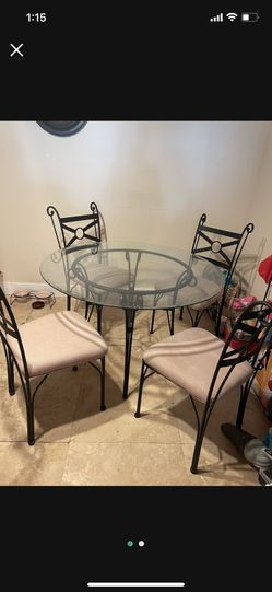 Glass Table/ 4 Chairs