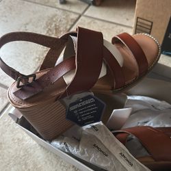 Women’s Size 9.5 Heels Ortholite Brand New