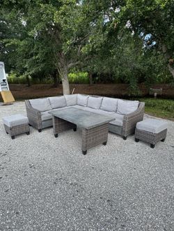 Broyhill (FREE 24H DELIVERY)