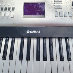Yamaha Keyboard