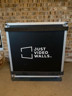 Heavy duty Road Case w/ Custom Foam Inserts & Wheels