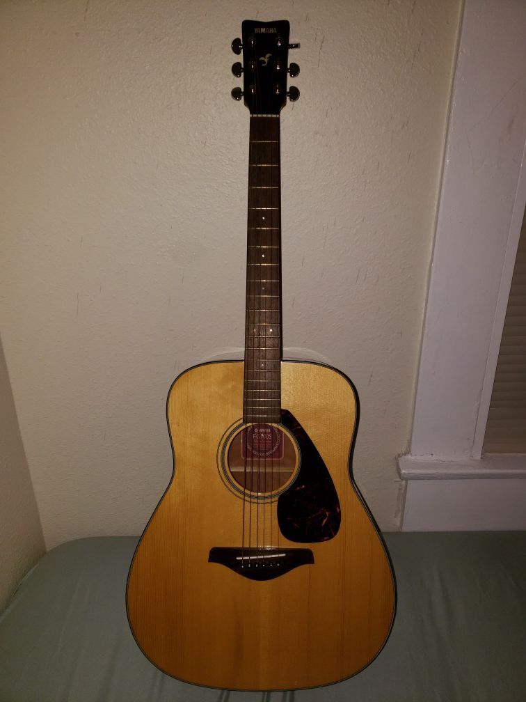 Acoustic Guitar Yamaha FG700S