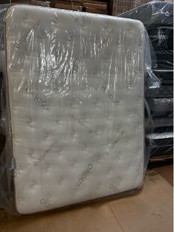 Queen Saatva Classic Eurotop Mattress