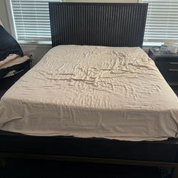 Queen Platform Bed +Nightstand + Dresser