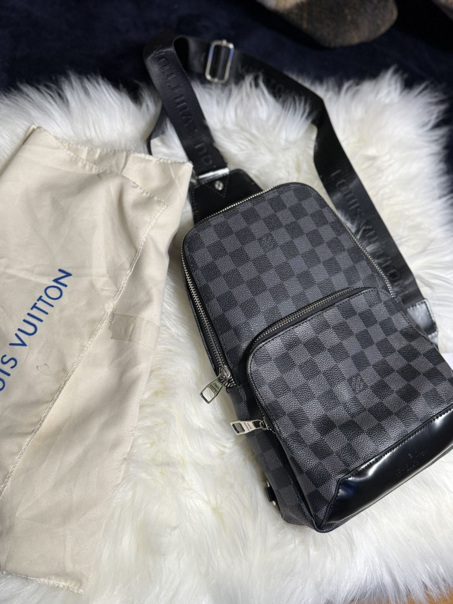 Crossbody Lv