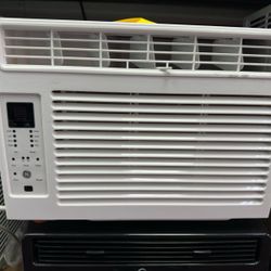 6000btu Windows Ac By GE WiFi Smart.  Remote Control And Bracket Inc 