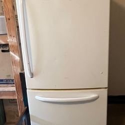 GE Refrigerator 