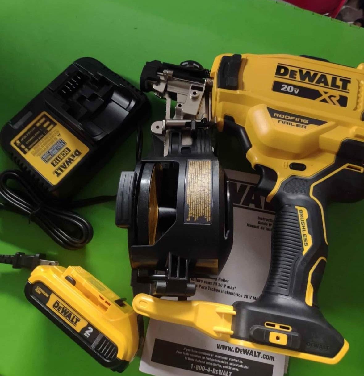 DEWALT 20V MAX Lithium-Ion 15-Degree Electric Cordless Roofing Nailer Kit with 2.0Ah Battery Charger