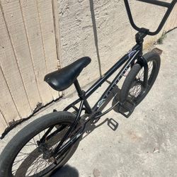BMX Black bike *NO BRAKES*