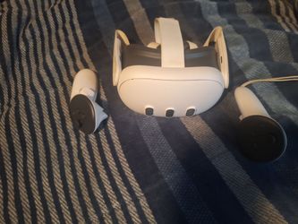 Meta Quest 3 VR Headset + Controllers
