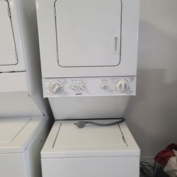 Kenmore Washer And Electric Dryer Stackble 