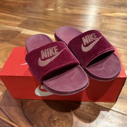 Nike Offcourt Slides ‘Burgundy’