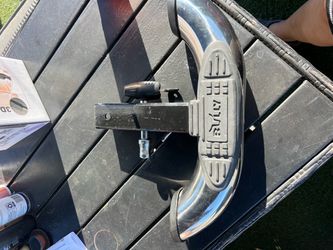 Bully Hitch Step with Chrome Bar