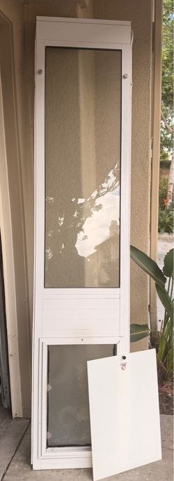 Doggy door to fit sliding door