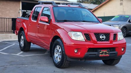2011 Nissan Frontier Crew Cab PRO-4X Pickup 4D 5 ft