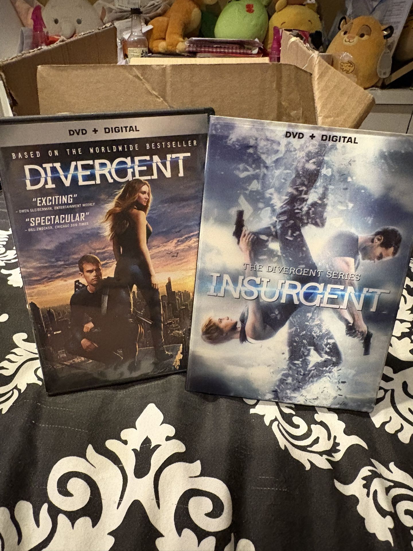 Divergent Bundle 