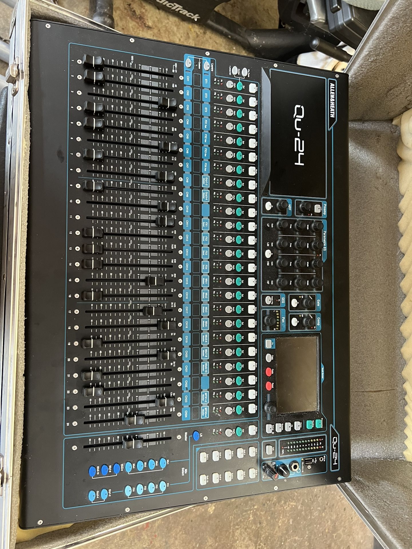 Allen&heath Qu-24 Chanel Digital Mixer
