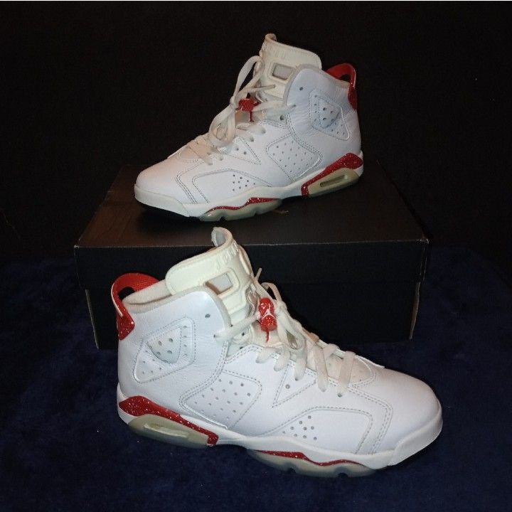 IOB EUC Air Jordan 6 Retro Red Oreo Size 6 Y or Women's Size 7.5