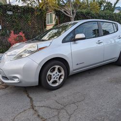 2013 Nissan Leaf, 113,000 Miles, 8 Bars (EV)