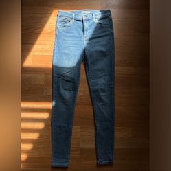 Levi’s High Rise Skinny Jeans — (26 Waist)