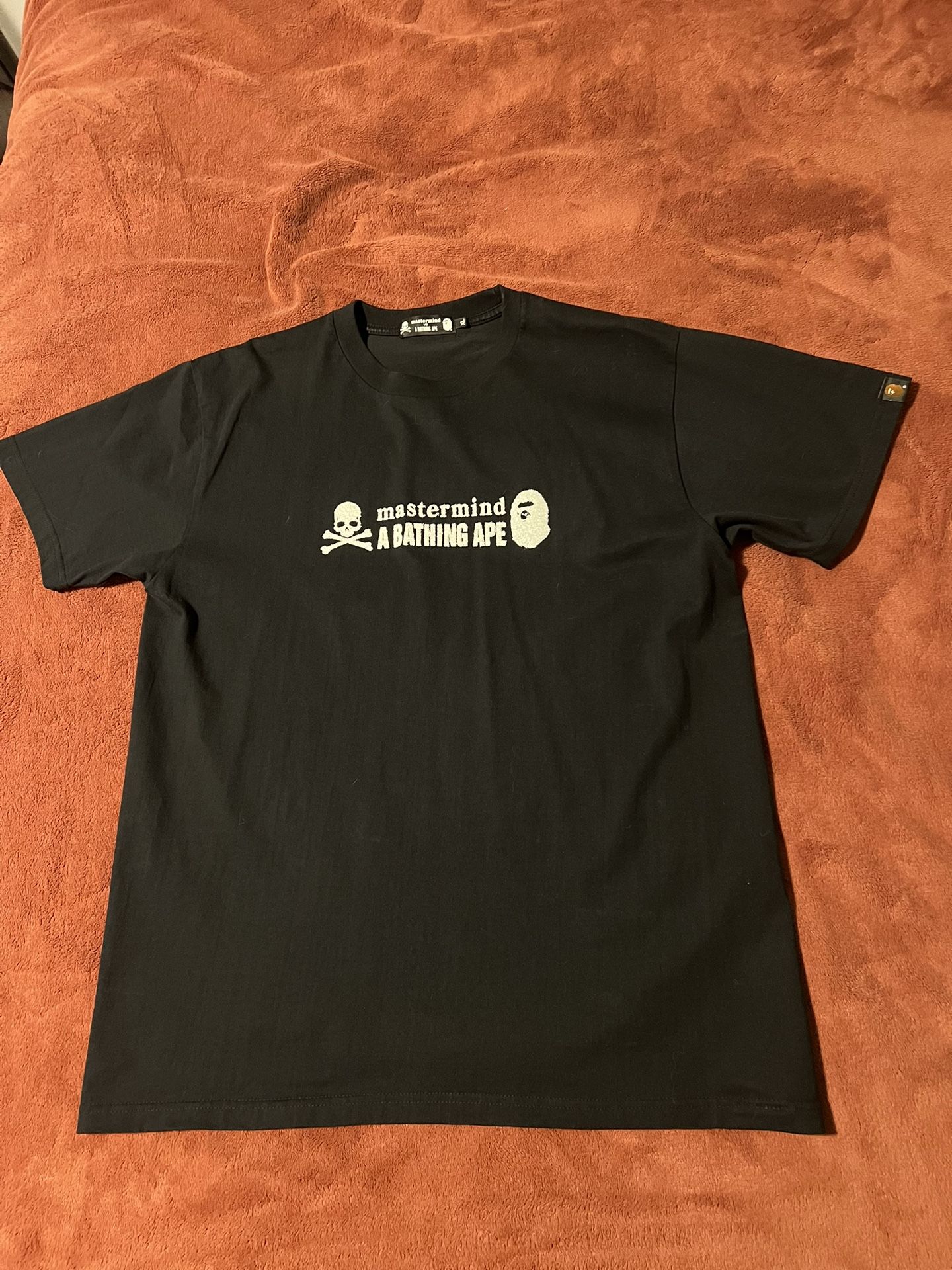 Bape X Mastermind Glitter Logo Tee shirt Size XL(measurements provided on pictures) Authentic, really rare piece Like new, no flaws 10/10