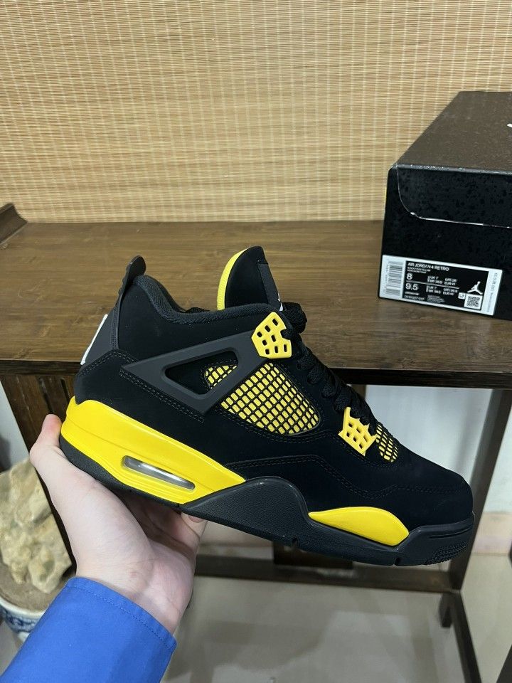 Air Jordan 4 Retro 'Thunder' 2023