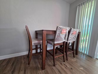 Paseo Counter Height Dining set