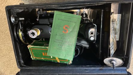 Sewing singer machine